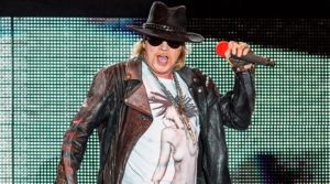 Axl Rose enfrenta acusaciones de abusar sexualmente de la modelo Penthouse en 1989