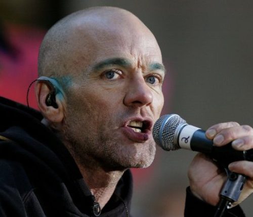 Michael Stipe ex vocalista de REM termina canciones de primer álbum como solista